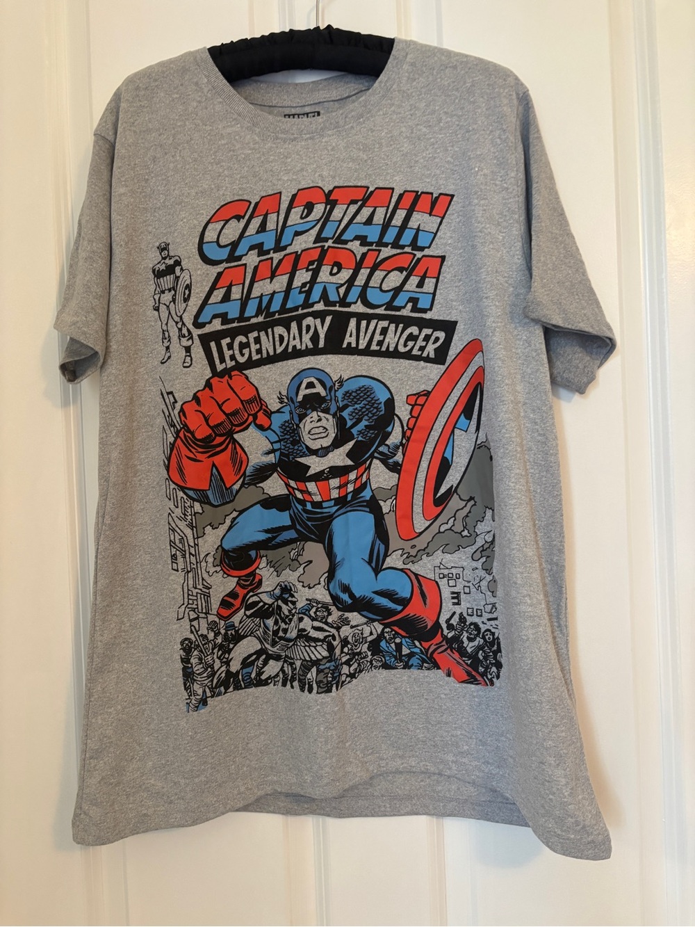 Marvel - Men’s Captain America Graphic Tee - Gray. Size L. Cotton Blend